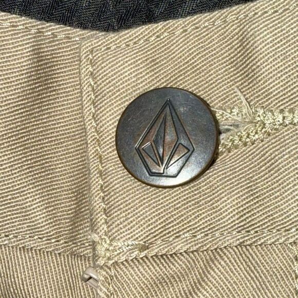Volcom Men's Beige Chino Shorts Size 26 Casual Summer Wear surf‎ - Picture 2 of 8